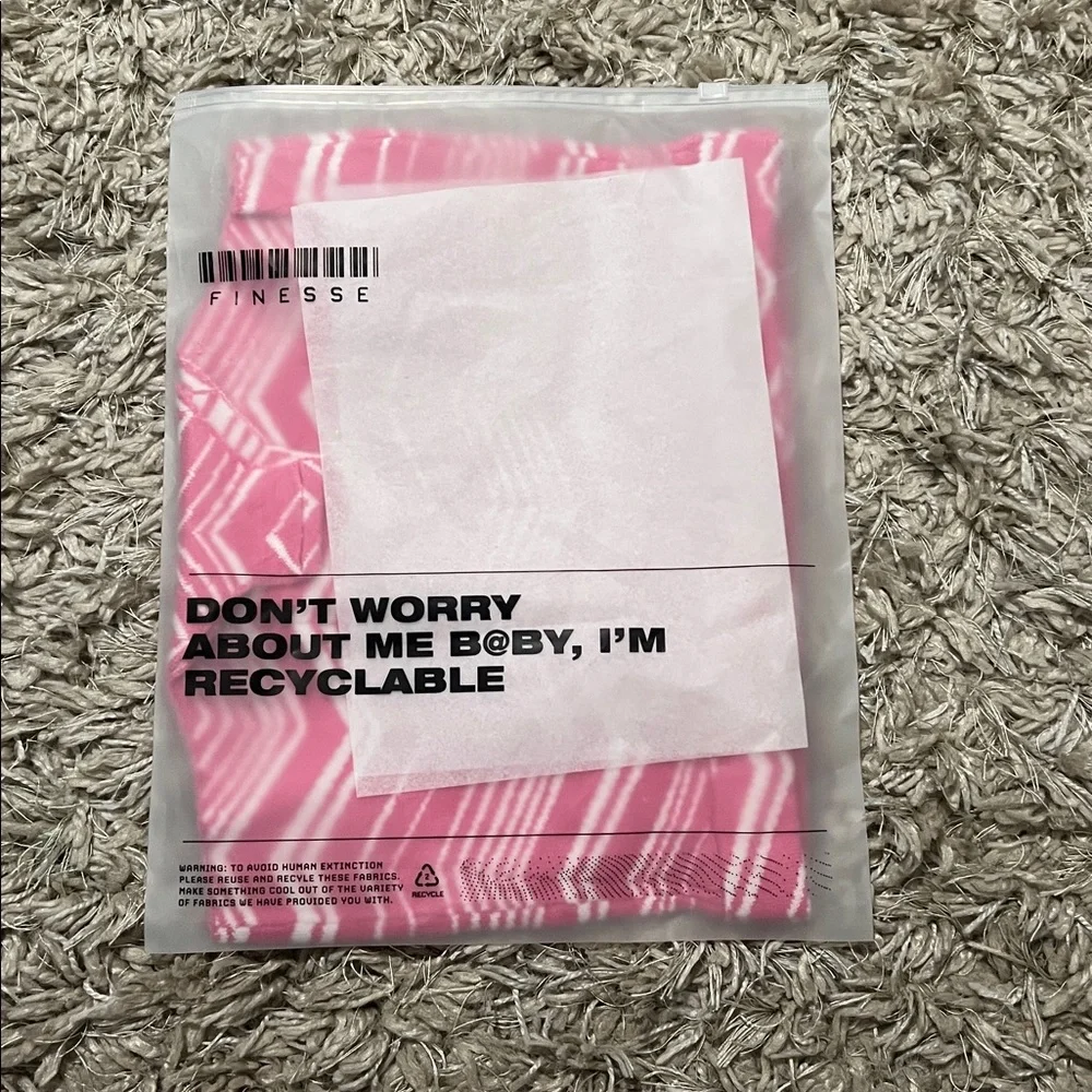 Finesse Irie Pink Zig Zag Knit Booty Short - Picture 6 of 7